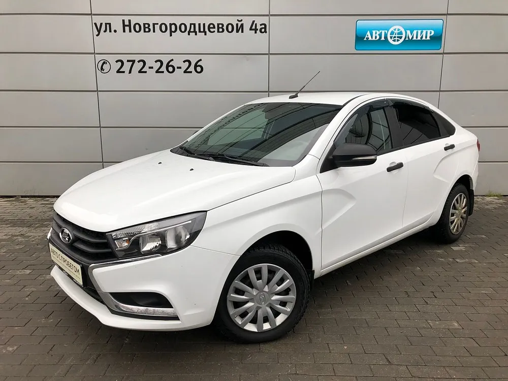 Lada Vesta  Image 1