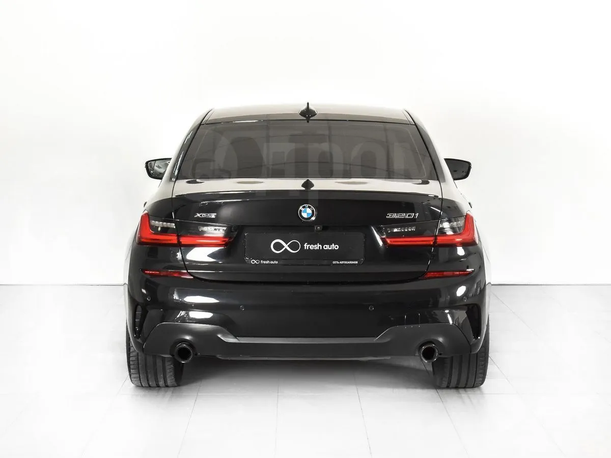 BMW 3-Series  Image 4