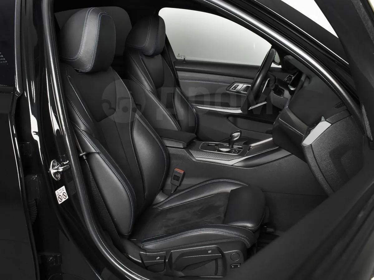 BMW 3-Series  Image 8