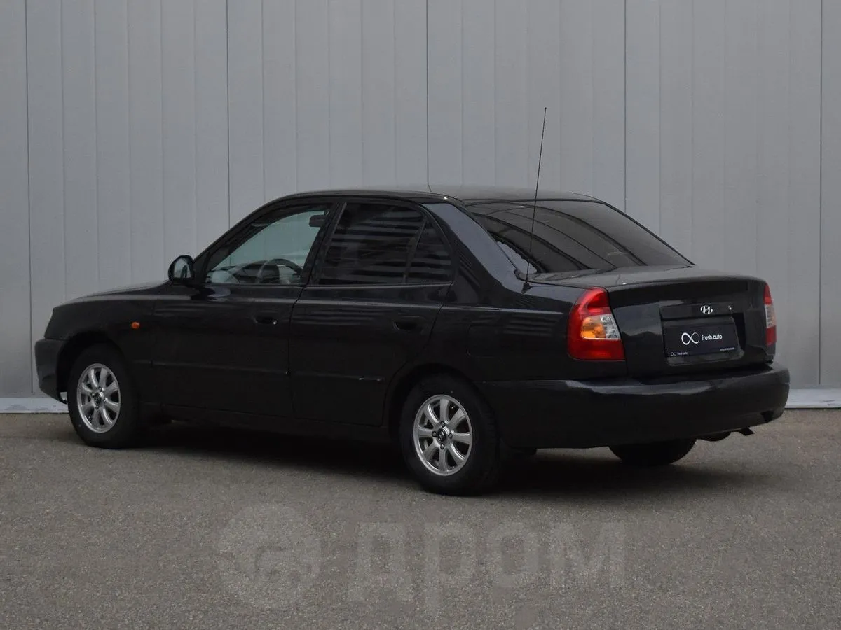 Hyundai Accent  Image 2