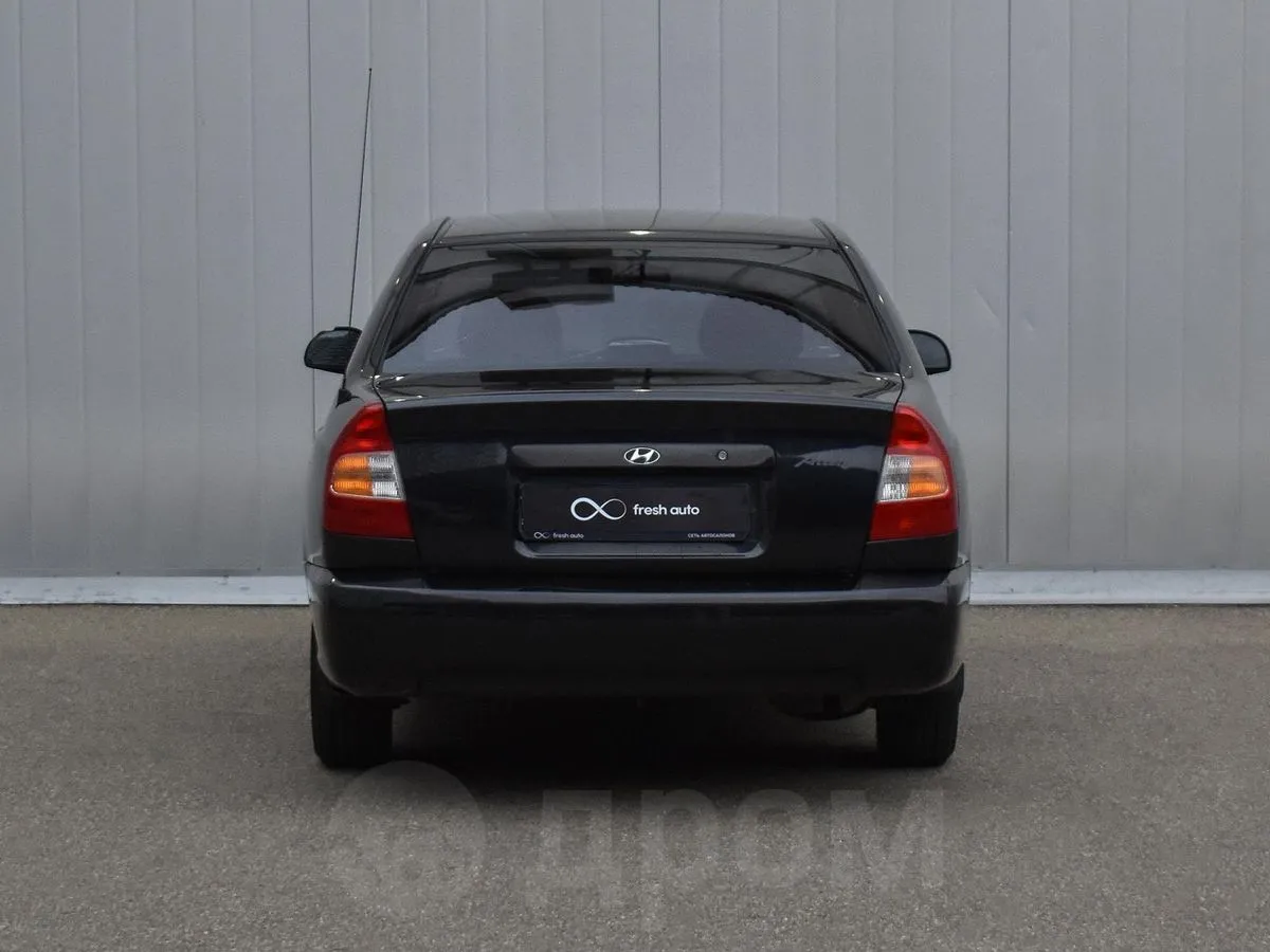 Hyundai Accent  Image 4