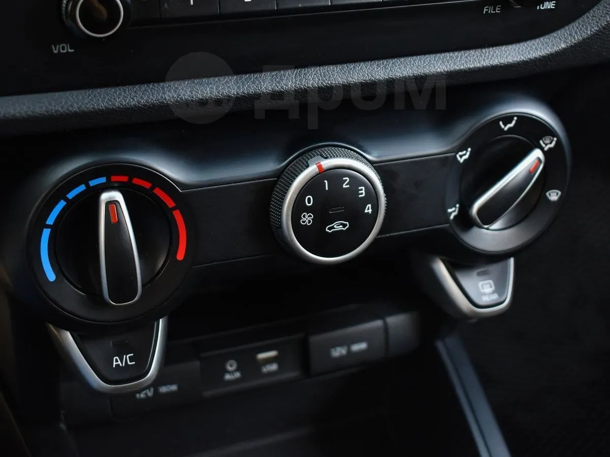 Kia Rio  Image 4