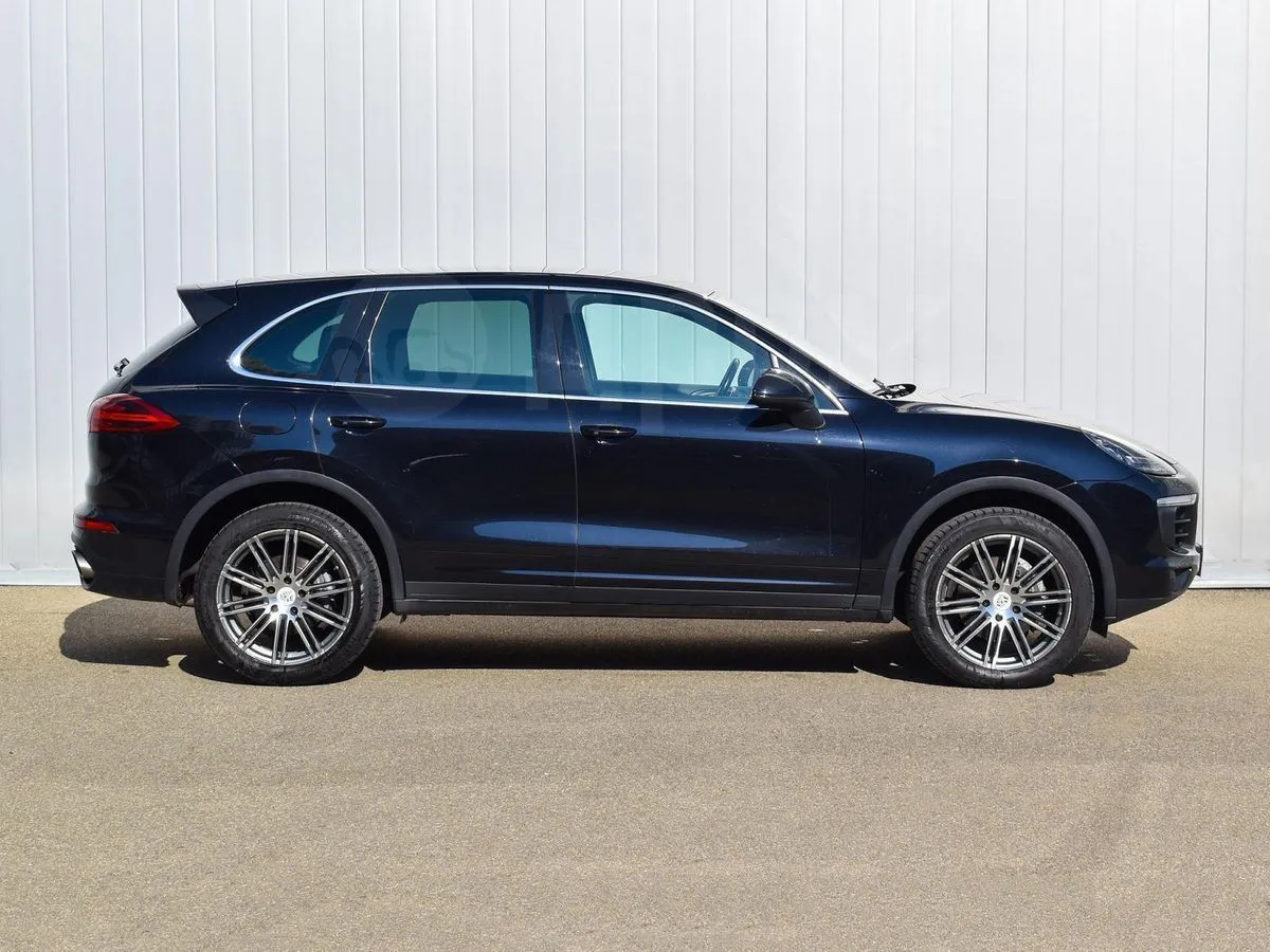 Porsche Cayenne  Image 1