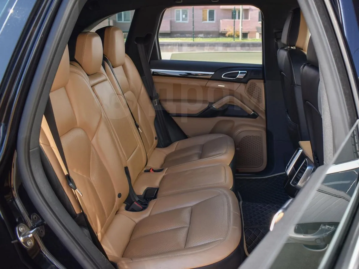 Porsche Cayenne  Image 10