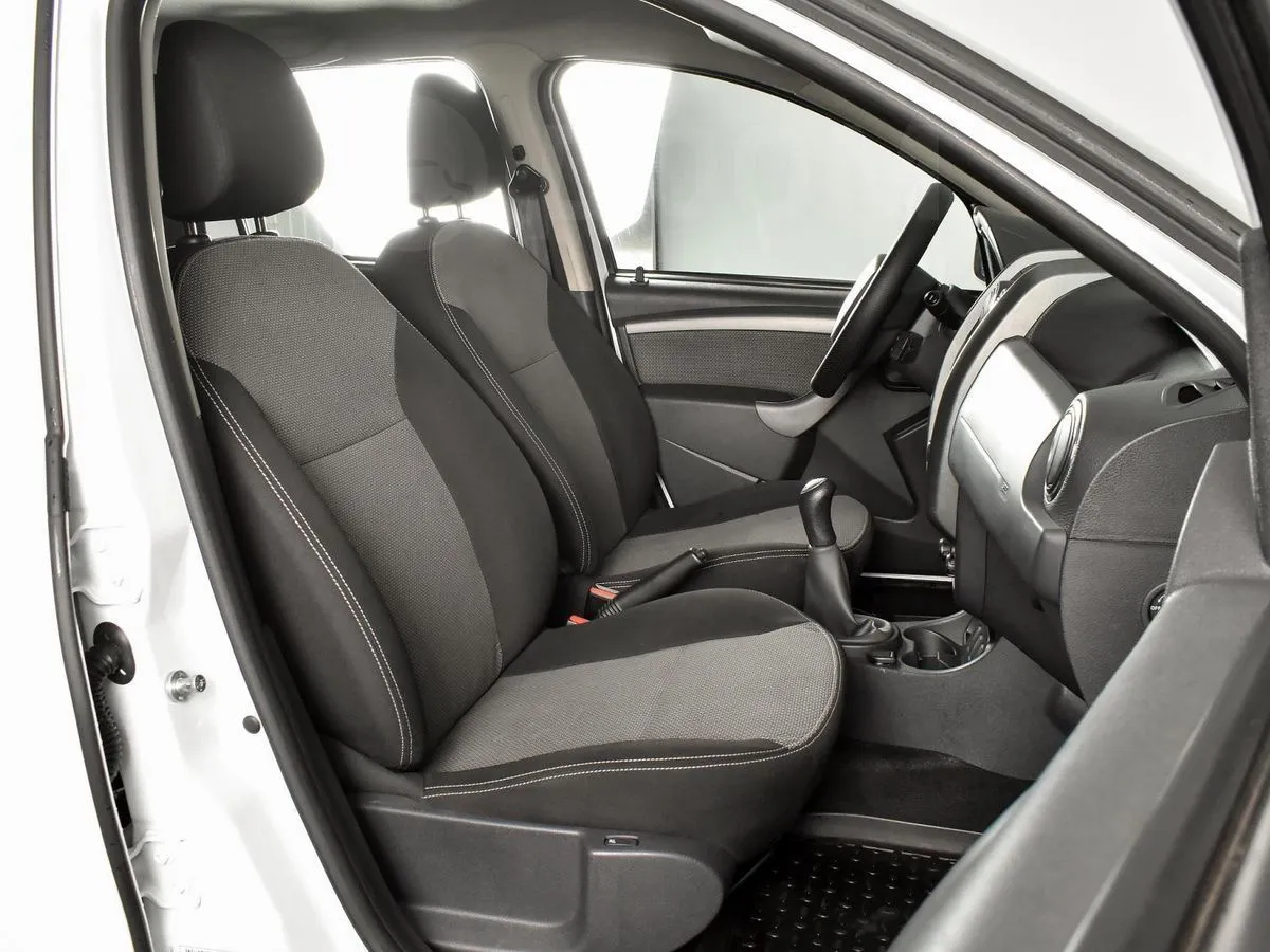 Renault Duster  Image 8
