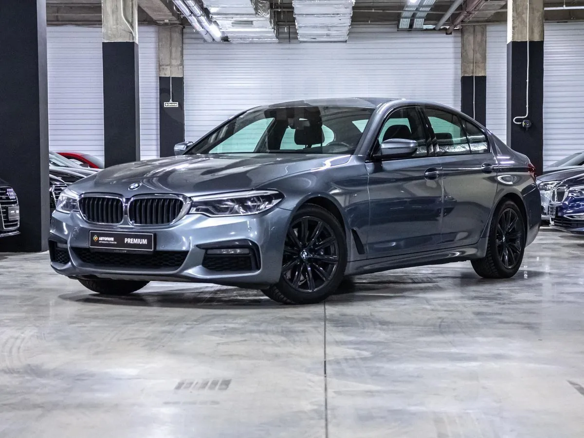 BMW 5-Series  Image 2