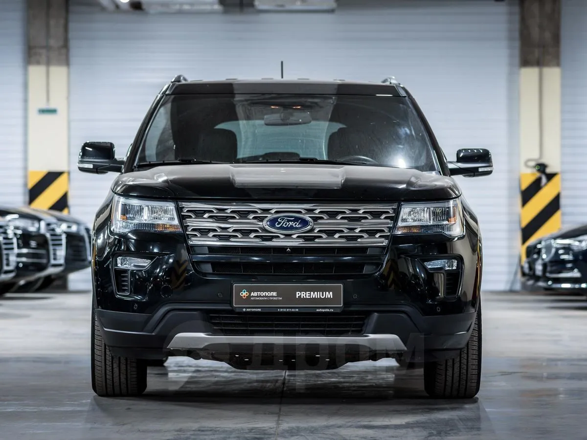 Ford Explorer  Image 6