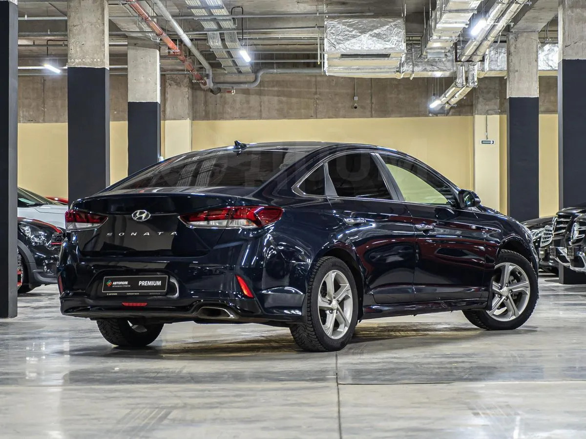 Hyundai Sonata  Image 4