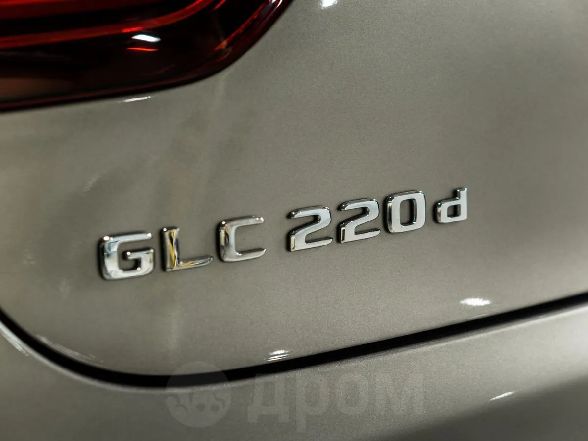 Mercedes-Benz GLC GLC 220d 4MATIC AT Premium Image 10