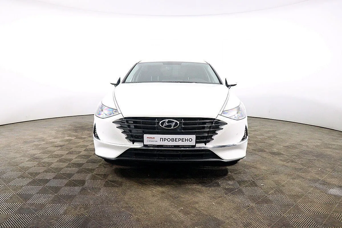 Hyundai Sonata  Image 2