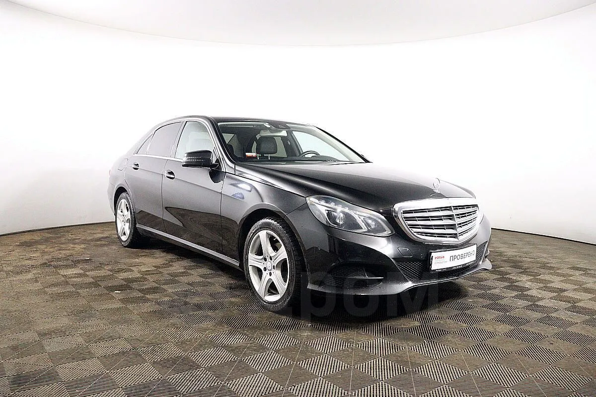 Mercedes-Benz E-Class  Image 3