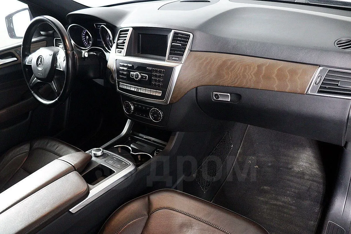 Mercedes-Benz M-Class  Image 10