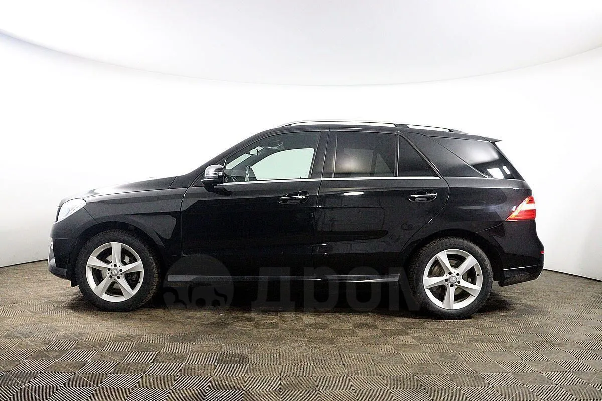 Mercedes-Benz M-Class  Image 8