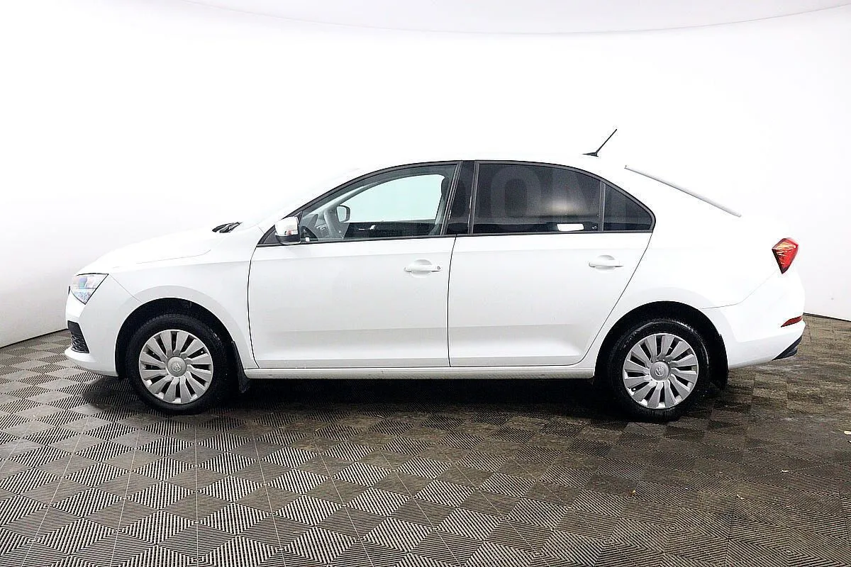 Skoda Rapid  Image 8