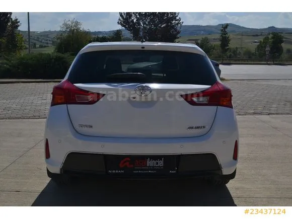 Toyota Auris 1.4 D-4D Premium Image 9