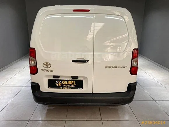 Toyota Proace City 1.5 D Vision Image 2