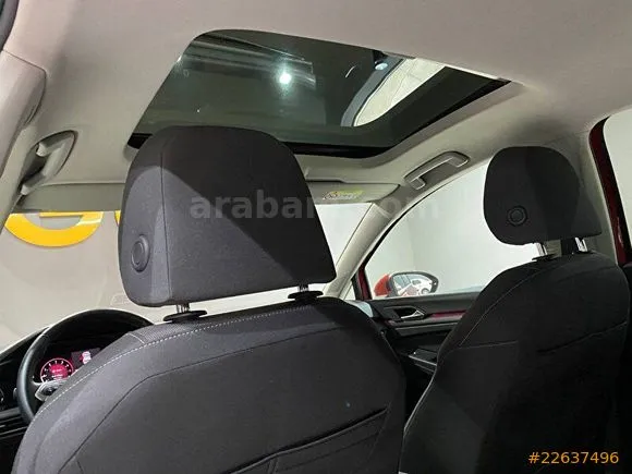Volkswagen Golf 1.0 eTSI Style Image 10