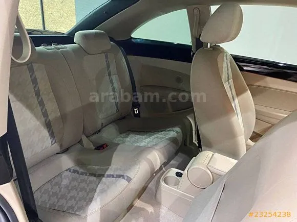 Volkswagen New Beetle 1.2 TSi Design Image 9