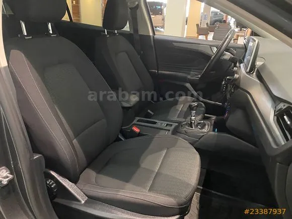 Ford Focus 1.5 Ti-VCT Trend X Image 10