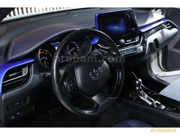 Toyota C-HR 1.8 Hybrid Dynamic Image 9