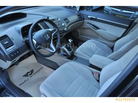 Honda Civic 1.6 i-VTEC Elegance Image 10